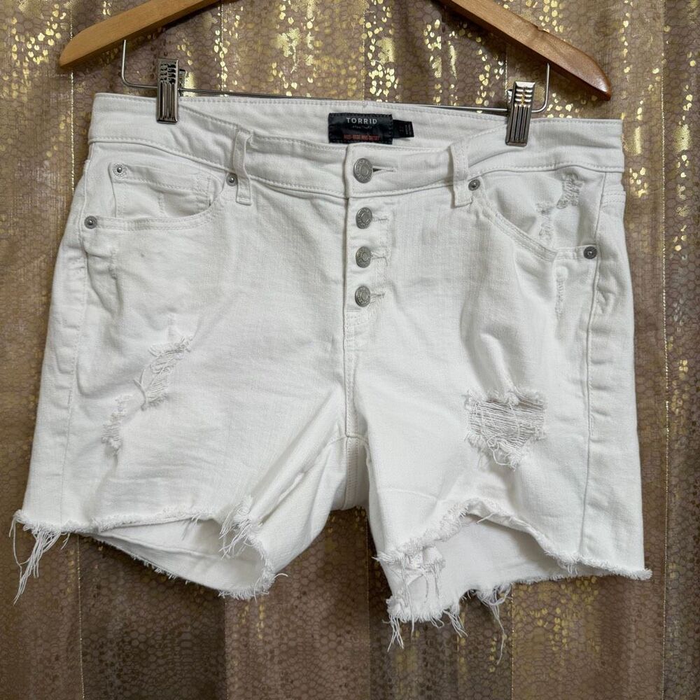 Torrid White Vintage Stretch Mid Rise Distressed Cut Off Shorts Size 12